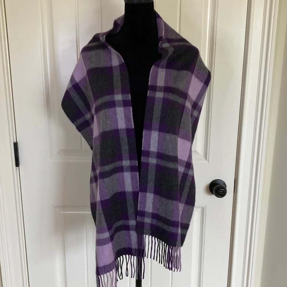 Saks Fifth Avenue Purple 100% Cashmere Plaid Scarf‎ Fringe 11x64 Classic Luxury